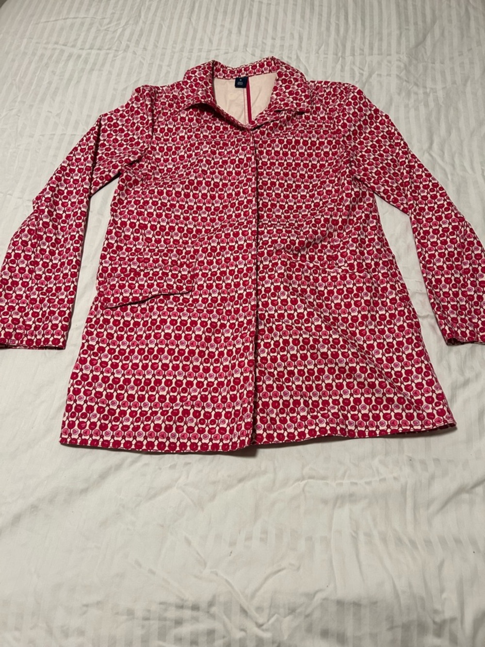 GAP Pink Red and White Tulip Patterned Hidden Button Up Cropped Trench Coat